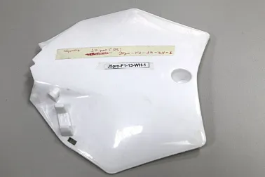 Пластик, передний номерной щиток J5pro (2 части)  J5PROF113WH1